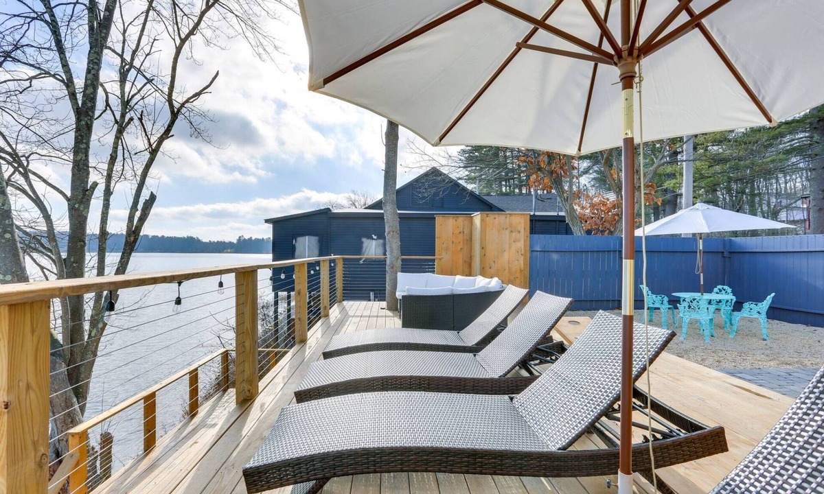 Lake Huntington House | Victorian Lake Oasis | Hot Tub | Private Lakefront