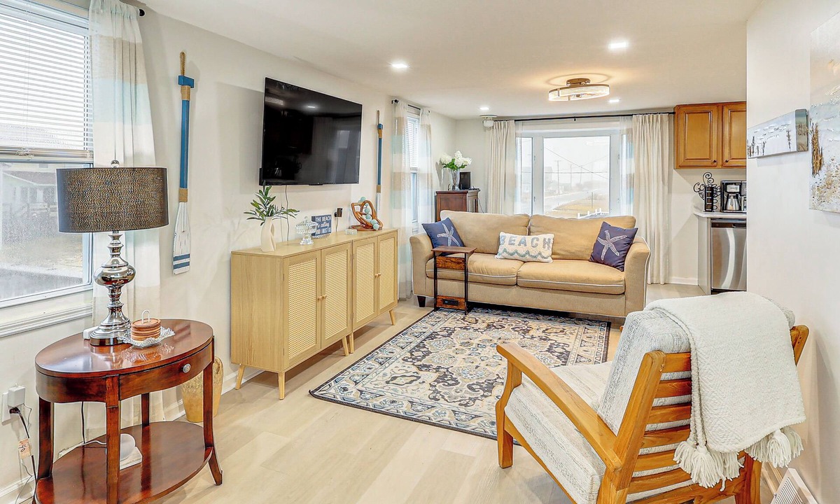 Fortescue House | Walk to Beaches & Marina: Fortescue Hideaway