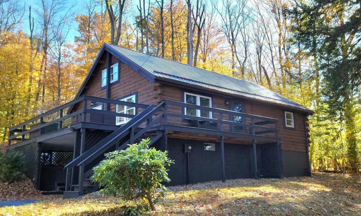 DuBois Cabin | WALK TO BIMINI BEACH! 5 Bedrooms/3 Baths/Sleeps 10