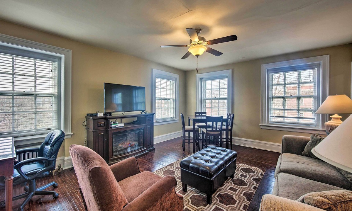 Reading Apartment | Walk to Shops, Dining & City Park: Reading Apt