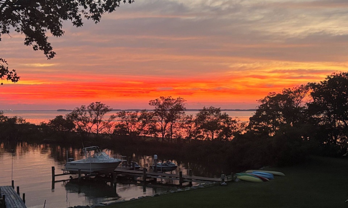Claiborne House | WATCH THE EVER-CHANGING SUNSET REFLECT OVER THE EASTERN BAY