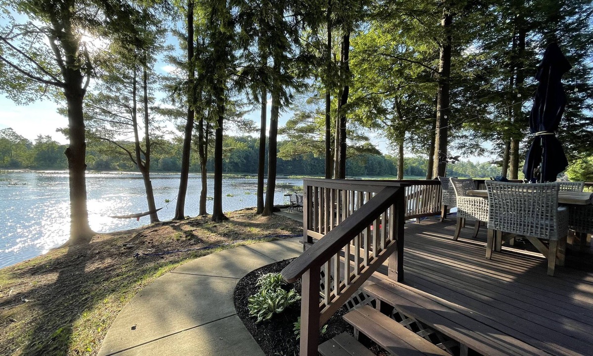 Cambridge Springs House | WaterfrontHome-Nature,Views,Peace-up to 12, ideal for Family/Friends/Celebration