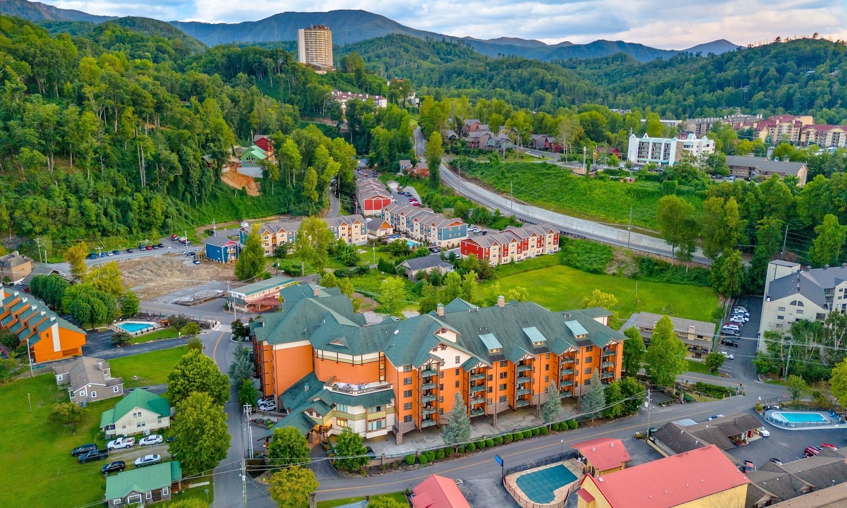 Gatlinburg House | Well-decorated downtown condo with balcony & free attraction tickets