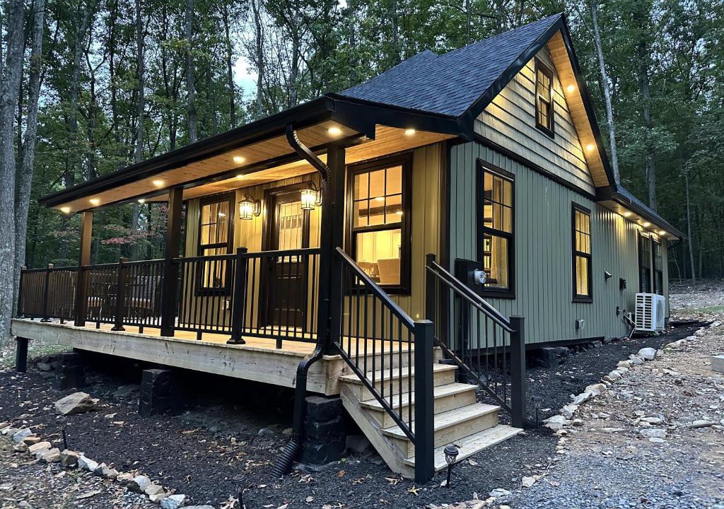 Hedgesville Cabin | Whiskey Acres
