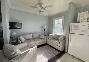 1 Block from Cape May Beach & walking distance to center of town- 3rd Floor Unit