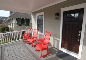 1 Block to Beach & Promenade. Walk to downtown shops!