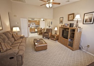 1240 A Vermont Ave! 2 BR/1.5 BA Sleeps 4
