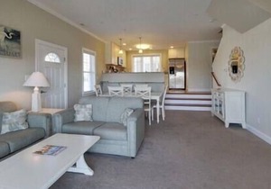 16th St - 3br/3ba occ 8, 2 blocks to beach and boards.