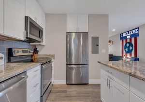 2 Bedroom Unit Near Belmont and Vanderbilt