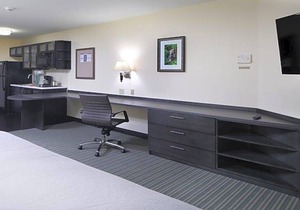 2-Star Hotel ∙ Candlewood Suites - Newark South - University Area, an IHG Hotel