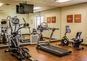 2-Star Hotel ∙ Comfort Suites East Broad at 270