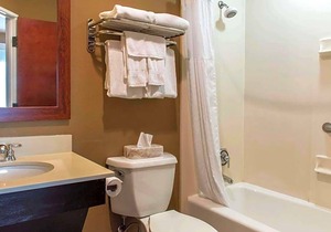 2-Star Hotel ∙ Comfort Suites Scranton near Montage Mountain