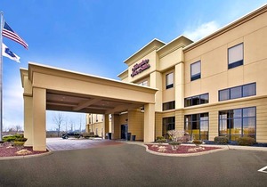 2-Star Hotel ∙ Hampton Inn & Suites Springboro