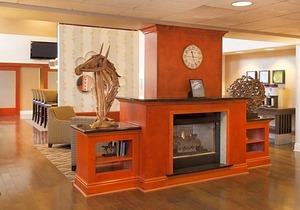2-Star Hotel ∙ Hampton Inn & Suites Pittsburgh-Meadow Lands