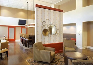 2-Star Hotel ∙ Hampton Inn & Suites Pittsburgh-Meadow Lands