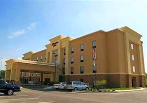 2-Star Hotel ∙ Hampton Inn Defiance