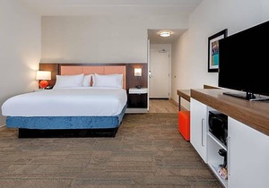 2-Star Hotel ∙ Hampton Inn Baltimore Bayview Campus