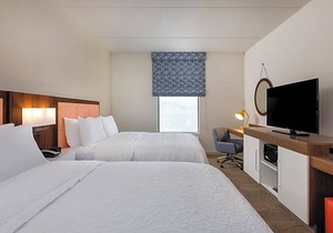 2-Star Hotel ∙ Hampton Inn Baltimore Bayview Campus