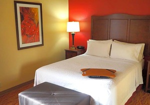2-Star Hotel ∙ Hampton Inn Altoona