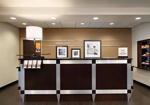 2-Star Hotel ∙ Hampton Inn & Suites York South