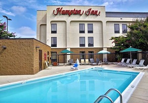 2-Star Hotel ∙ Hampton Inn Bowie