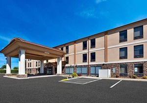 2-Star Hotel ∙ Holiday Inn Express Chillicothe East, an IHG Hotel