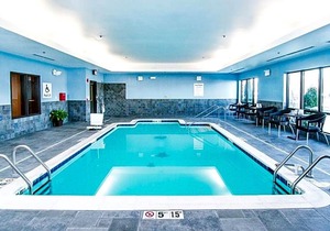2-Star Hotel ∙ Holiday Inn Express & Suites Elkton - University Area, an IHG Hotel