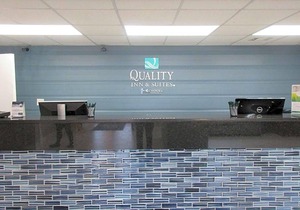 2-Star Hotel ∙ Quality Inn & Suites