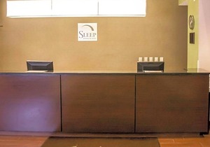 2-Star Hotel ∙ Sleep Inn and Suites Hagerstown