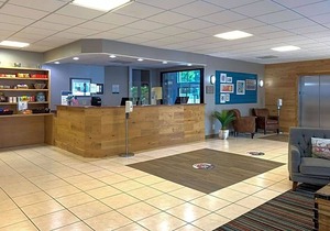 2-Star Hotel ∙ Quality Inn & Suites Rehoboth Beach – Dewey