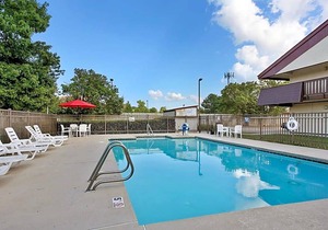 2-Star Hotel ∙ Red Roof Inn Virginia Beach