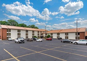 2-Star Hotel ∙ Comfort Inn West Hazleton