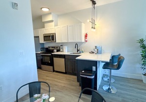 2BR apt near EWR 6907