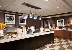 3-Star Hotel ∙ Hampton Inn & Suites Columbus/Easton Area