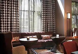 3-Star Hotel ∙ Hampton Inn & Suites Columbus/Easton Area