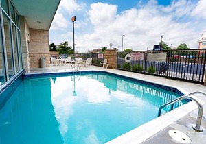 3-Star Hotel ∙ Drury Inn & Suites Dayton North