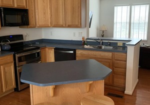 4 bedroom 4 bath townhome 4 minutes to beach