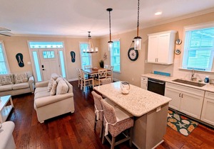 4 BR/4 BA/Single Family - 2 Primary Suites