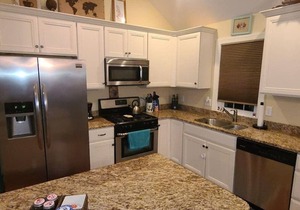 8 BR/4 Baths -Whole Bldg - 2 Units/Walk to Fun