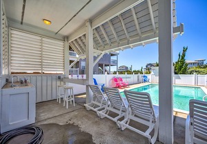 A Finer View - Fresh 6 Bedroom Semi-Soundfront Home in Salvo
