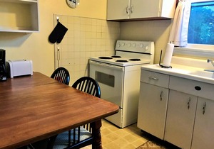 ~ Affordable and only 1.5 Blocks to the Beach ~