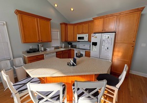 AWESOME VIEWS! Garage and bonus room. Centrally Located