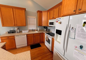 AWESOME VIEWS! Garage and bonus room. Centrally Located
