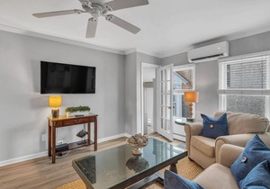 Bay Head Condo! One bedroom with Guest room + 3 homes from Ocean!