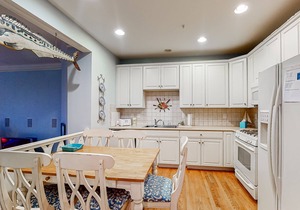 Bayside Bethany Lakes townhouse w/fireplace, pools, basketball court, free WiFi