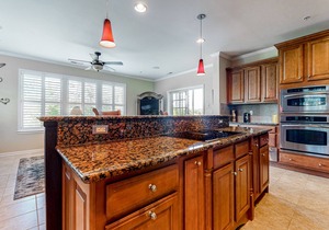 Bayside Resort condo near the beach with shared pools & fast WiFi - dog-friendly