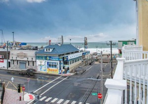 Beach/Ocean Front Townhouse - 3 BDRMs, 2.5 BRs, Garage, Sleeps 8, 6 Beach Badges