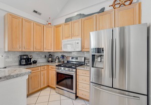 Bear Trap Dunes dog-friendly townhouse w/tennis court, fireplace, & basketball