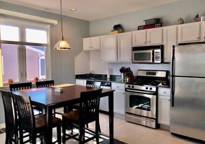 Beautiful 3 bedroom, 2 bath condo with pool in Wildwood Crest!