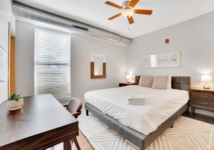 Beautiful & Bright 1BR In Old City